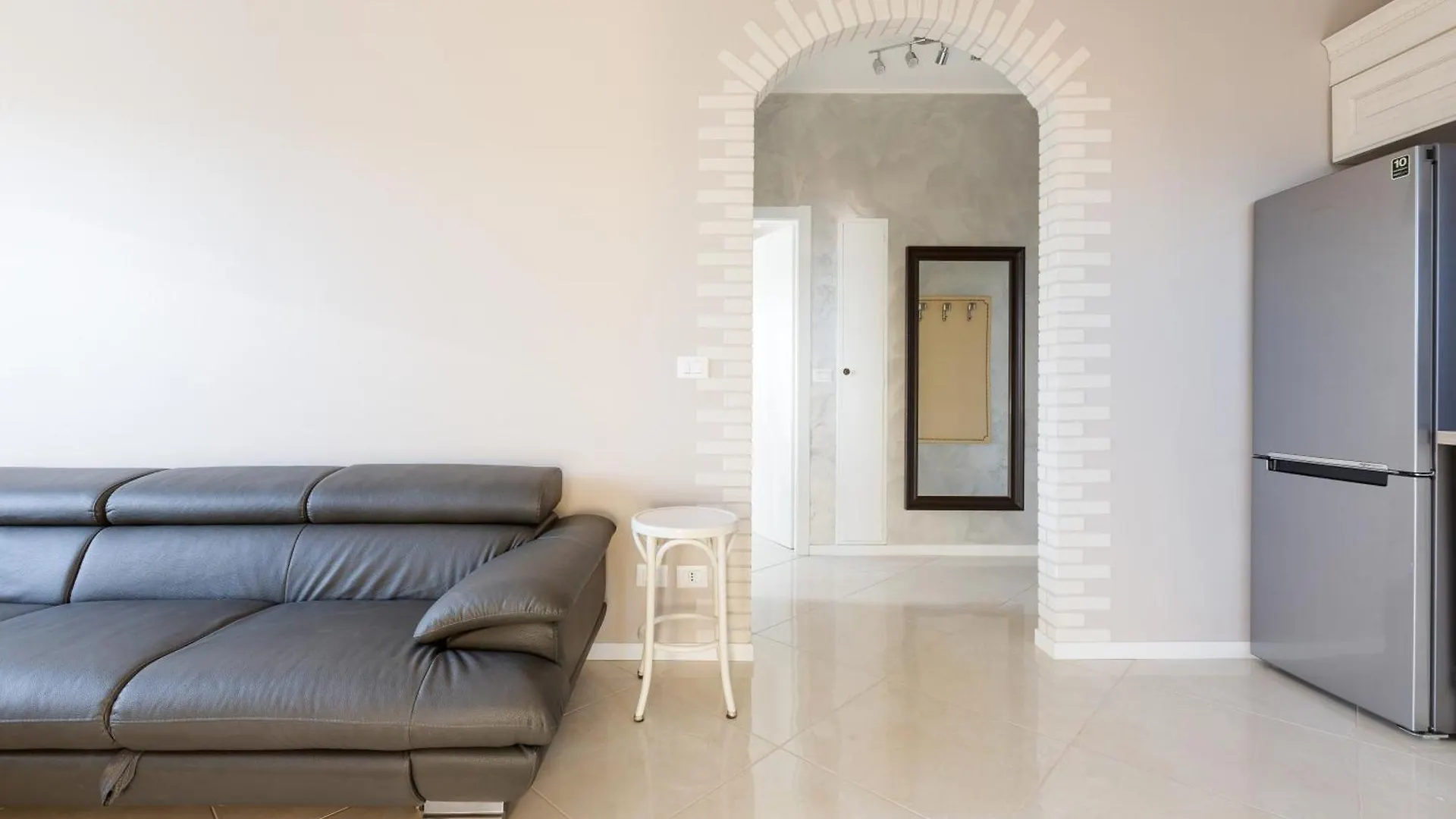 Niguarda Bright Apartment W/ Balcony Milán